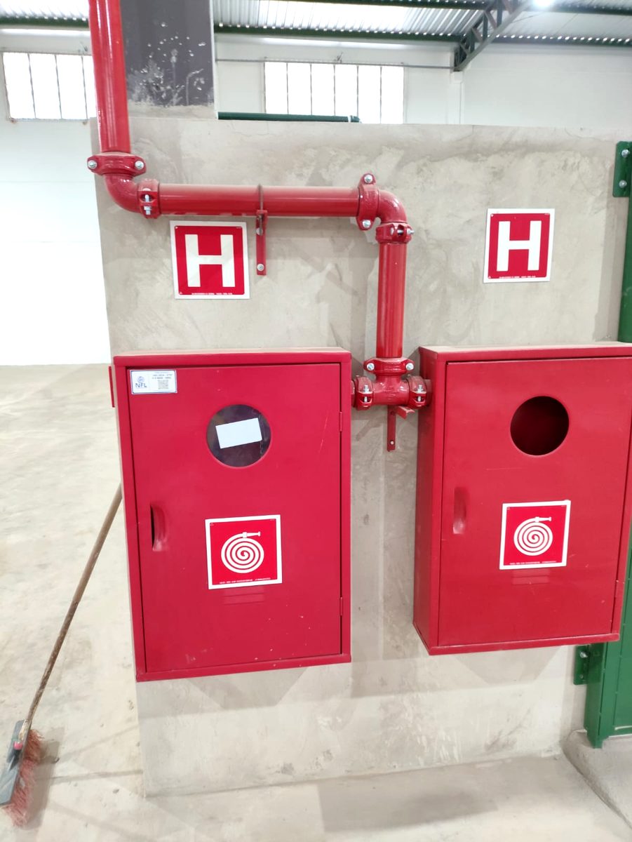 Rede de hidrantes em galpão industrial